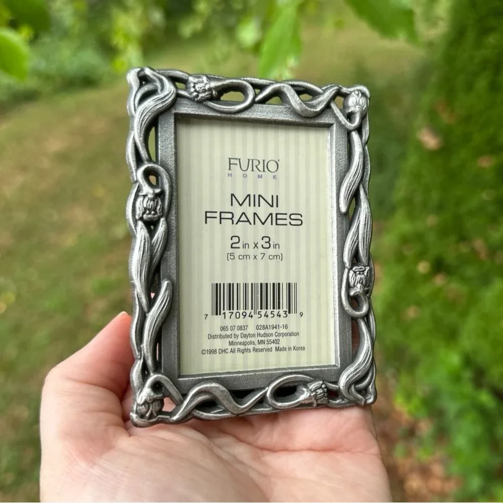 Furio Floral Tiny Vintage 1990s Mini Frame Silver 2” x 3”